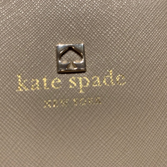 Kate Spade beige handbag with crossbody straps - Picture 3 of 9